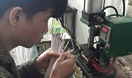 宏浩達(dá)數(shù)據(jù)線生產(chǎn)工廠數(shù)據(jù)線剝芯機(jī)