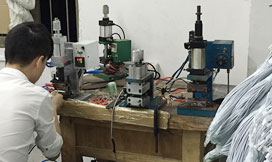 宏浩達(dá)數(shù)據(jù)線工廠熱剝機(jī)設(shè)備 宏浩達(dá)數(shù)據(jù)線工廠熱剝機(jī)設(shè)備