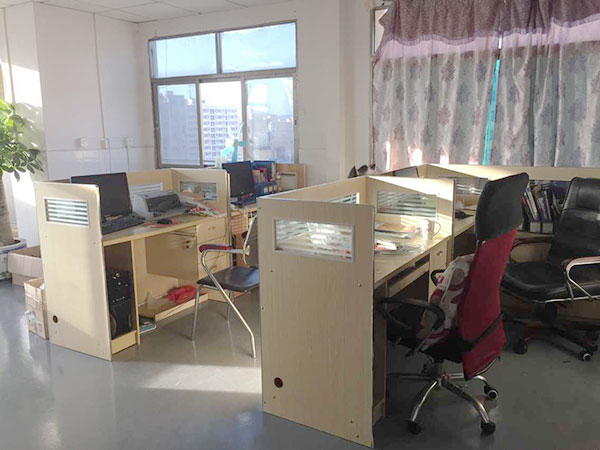 宏浩達(dá)數(shù)據(jù)線廠家業(yè)務(wù)員辦公室