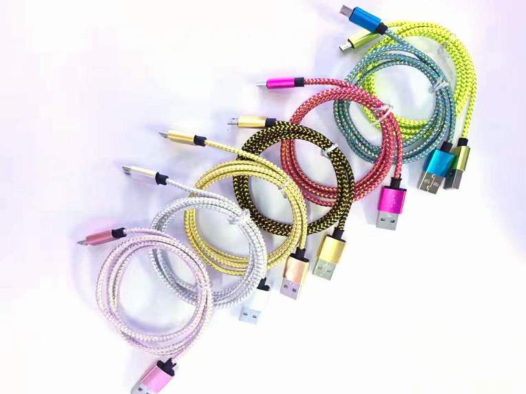 鋁合金蘋(píng)果數(shù)據(jù)線 鋁合金蘋(píng)果數(shù)據(jù)線