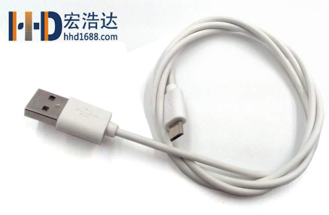 用USB數(shù)據(jù)線把MP3充滿電